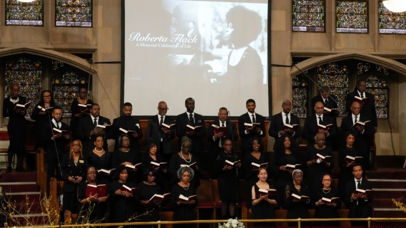 Music flows in Roberta Flack’s ‘Celebration of Life’ memorial with Stevie Wonder and Al Sharpton